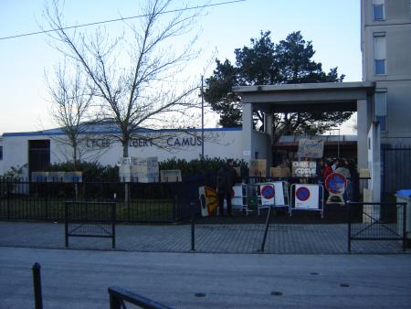 le lyc&eacute;e bloqu&eacute;